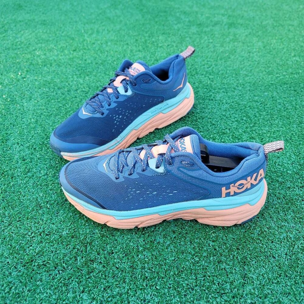 Hoka One One Challenger Art 6 - Women's Running Shoes - Size 8B - Picture 2 of 11